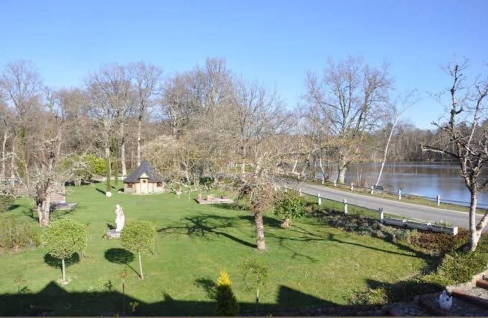 Hotel - Restaurant Le Moulin De Villiers Nouan-le-Fuzelier Buitenkant foto
