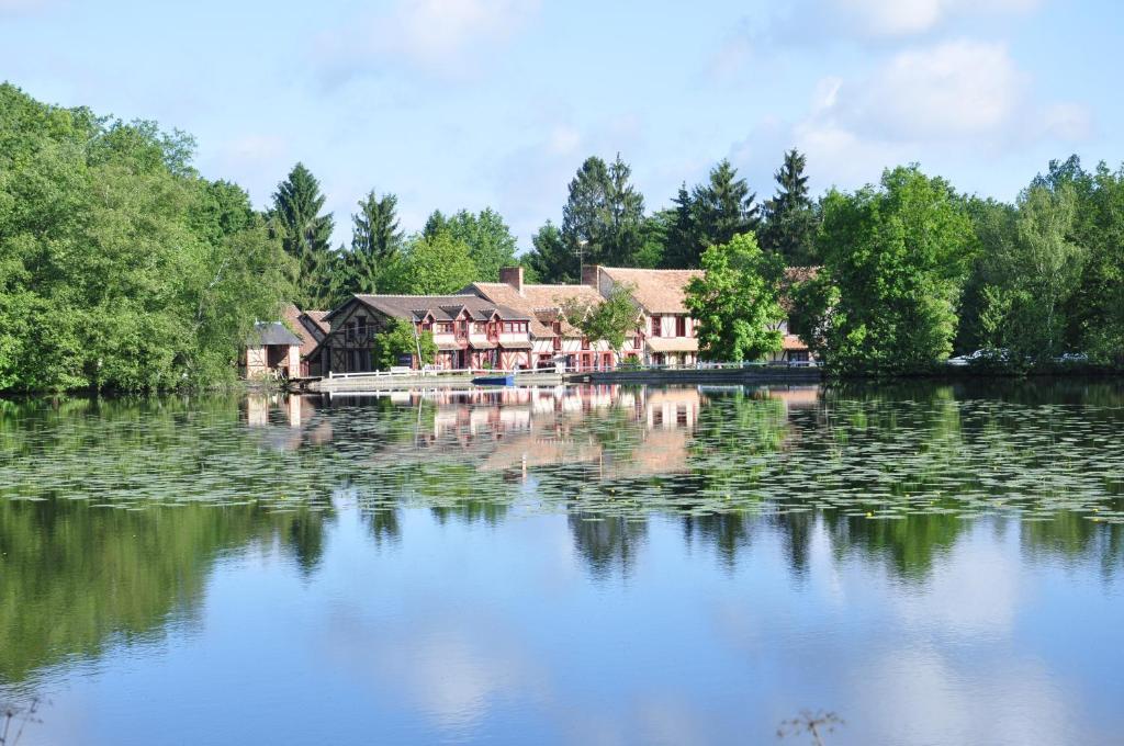 Hotel - Restaurant Le Moulin De Villiers Nouan-le-Fuzelier Buitenkant foto